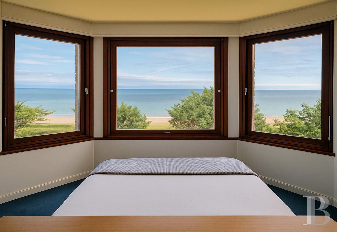 Dans le Calvados, à Vierville-sur-Mer, une villa surplombant Omaha Beach - photo  n°16
